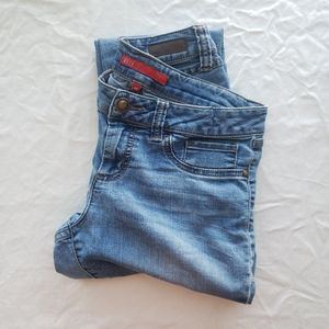 Elle Distress Light Wash Jeans